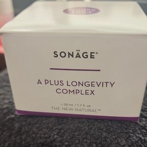 A Plus Longevity Complex - White and Purple
